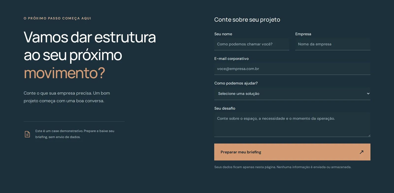 Seção de contato com formulário de briefing em fundo navy